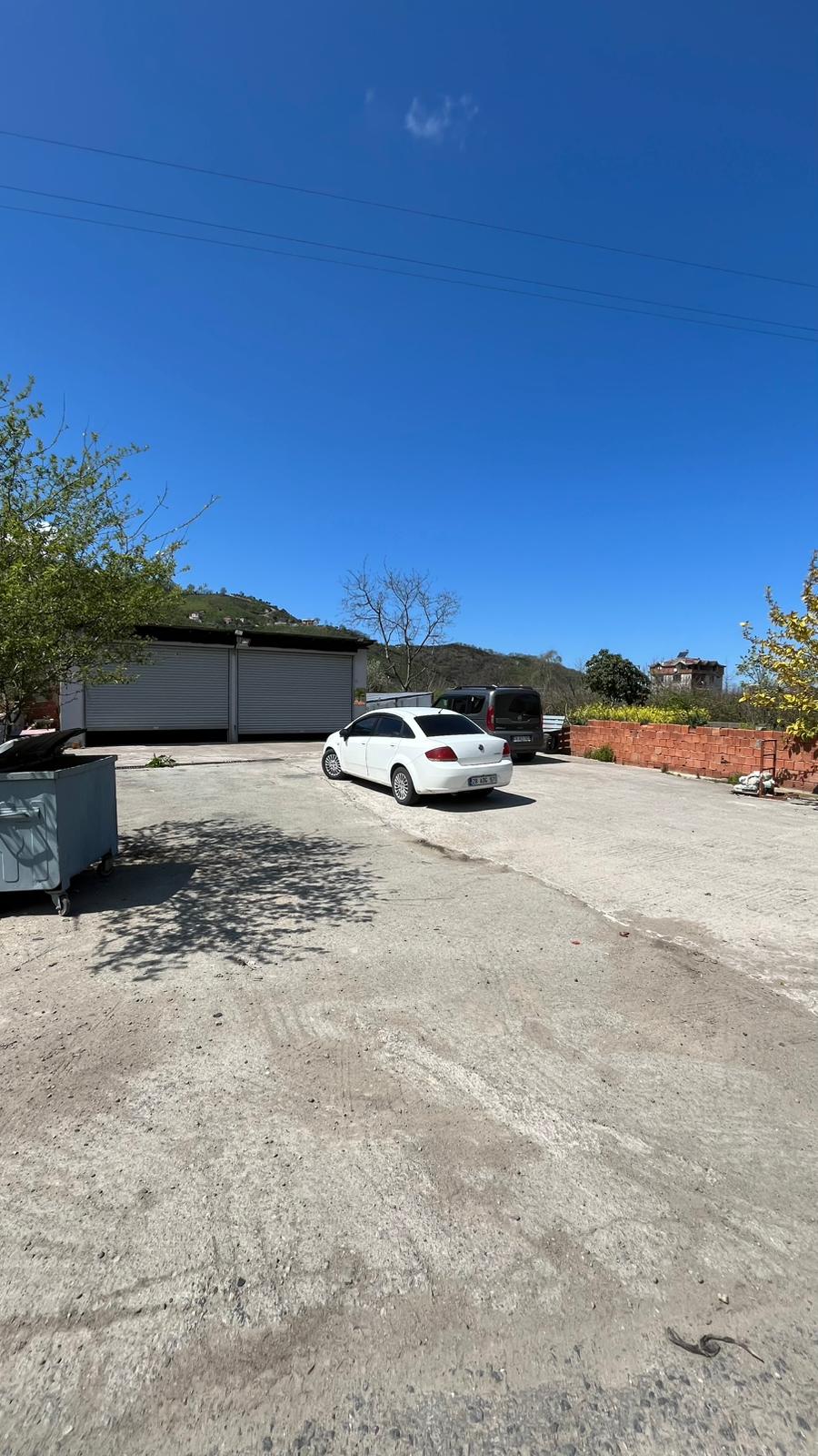 MABEL'DEN 1 DÖNÜM ARSA İÇİNDE ANAYOLA CEPHE KİRALIK DÜKKAN